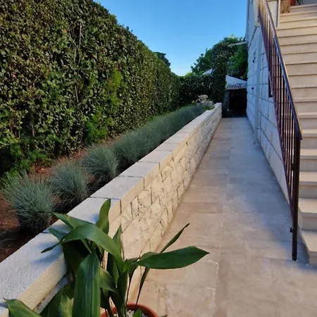 Palute Guest house