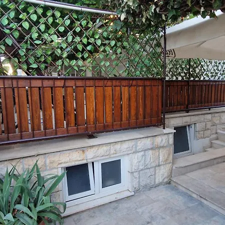 Palute Guest house