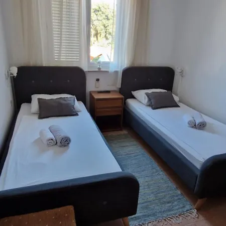 Palute Gostinjska kuća Supetar