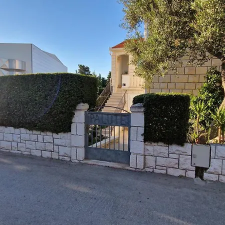 Palute Guest house