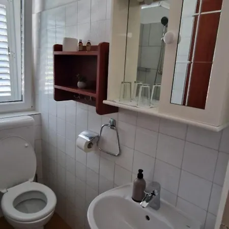 Palute Gostinjska kuća