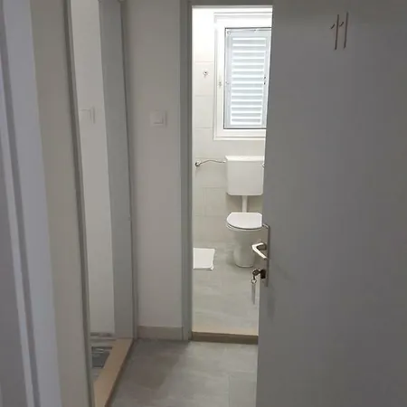 Palute Gostinjska kuća 3*