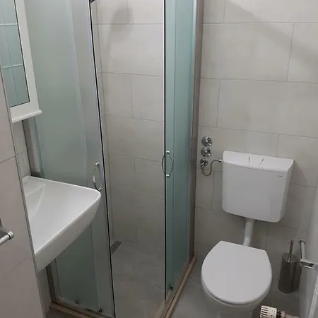 Gostinjska kuća Palute 3*